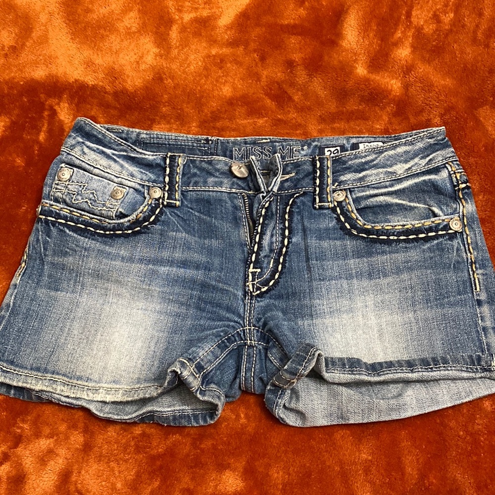 Missme women’s denim jean shorts. Size 29